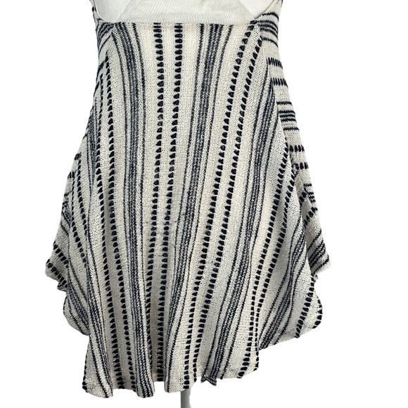 BOUTIQUE STYLE PULL OVER HALTER VEST - Picture 7 of 11